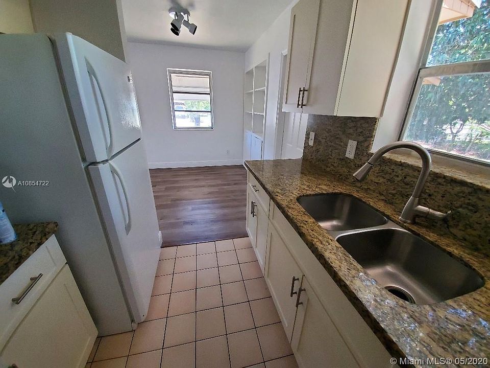 1st image of 101 NE 171st St #0