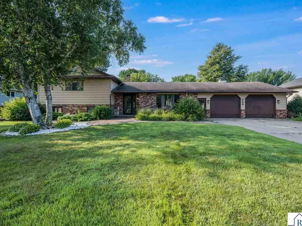 702 8th St SW, Wells, MN 56097