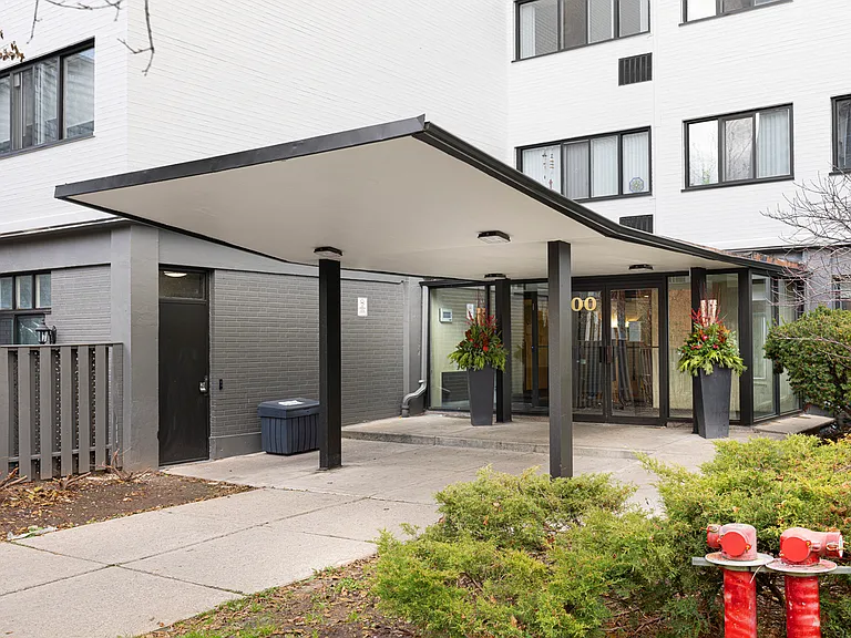 100 Gloucester St — Photo 11