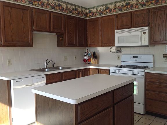 5th image of 8 Banbury Dr