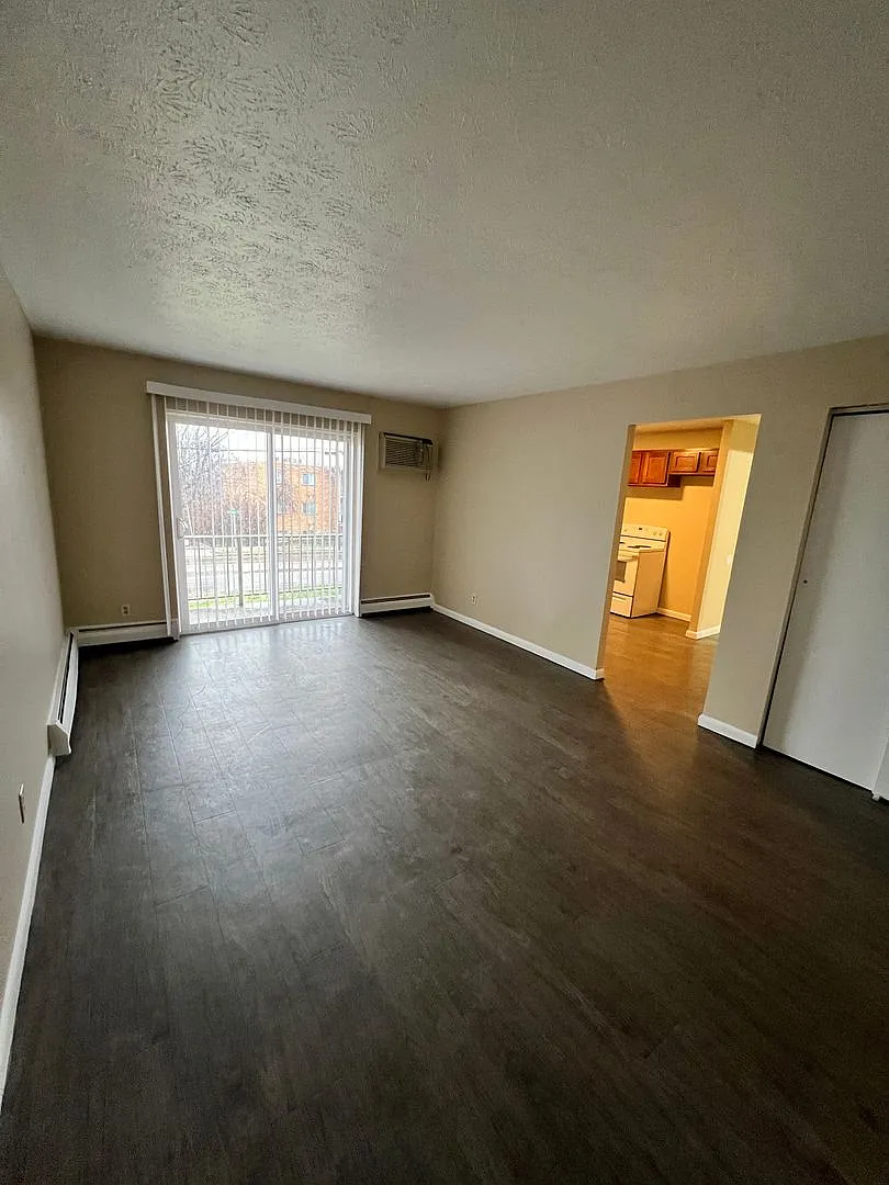 2679 Montana Ave — Photo 3
