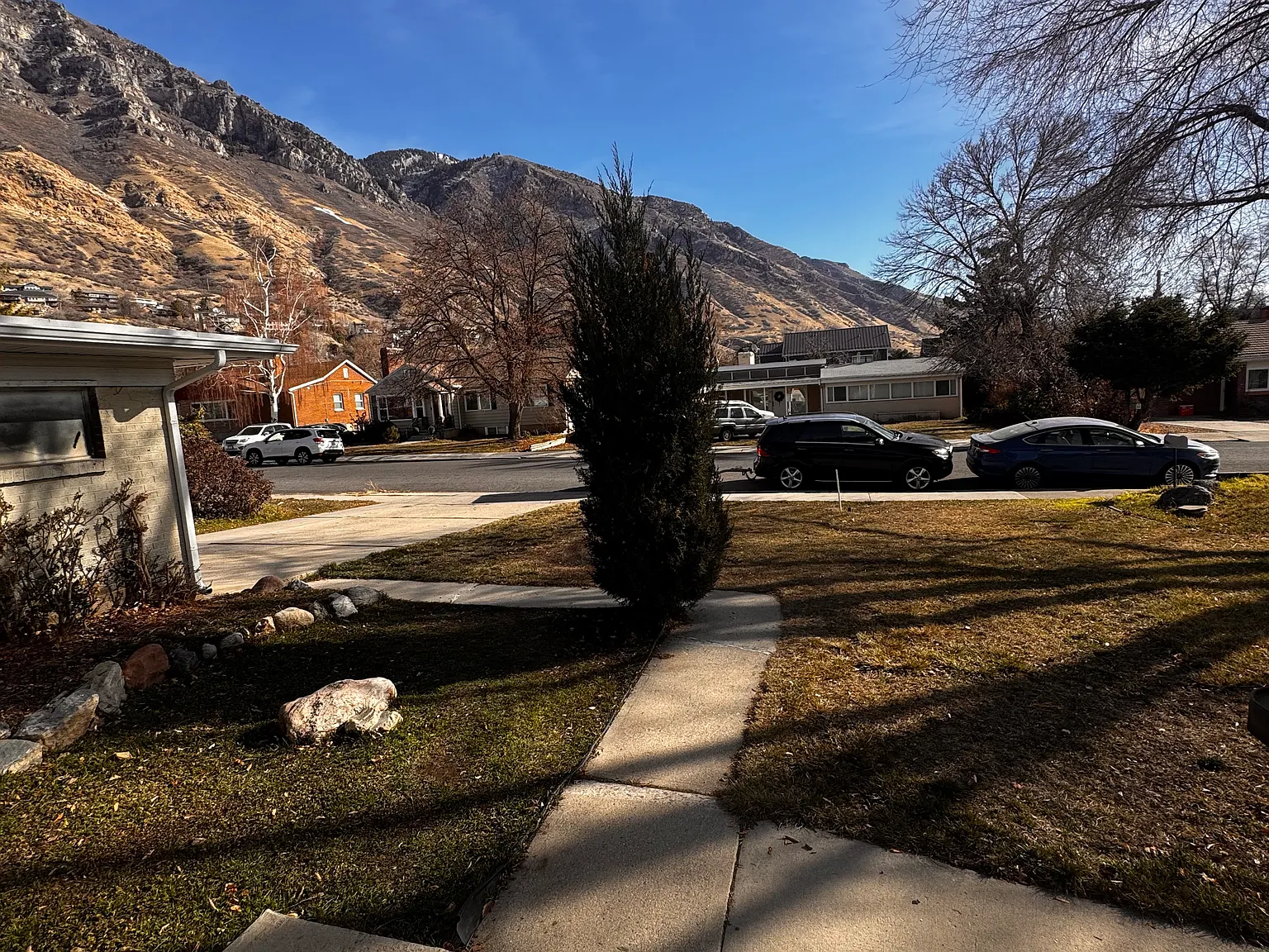 4 bed, 2422 sqft, $1,900 — Photo 2