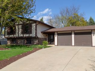 1019 Coventry Ln, Crystal Lake, IL 60014
