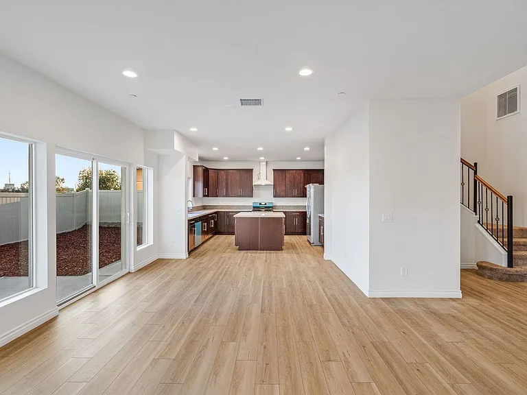 8521 Grove Hill Ct — Photo 2