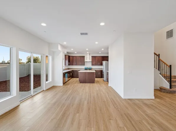 8500 Grove Hill Ct, Lemon Grove, CA 91945