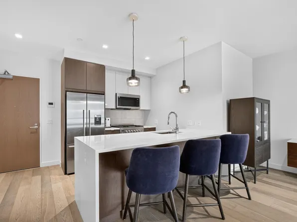 375 Canal St #801, Somerville, MA 02145