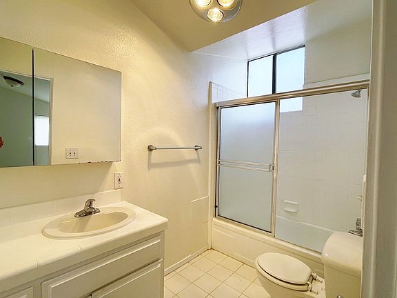5th image of 3760 Kelton Ave APT 3