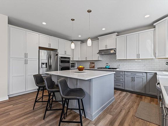 2nd image of 6253 S Trailwoods Dr