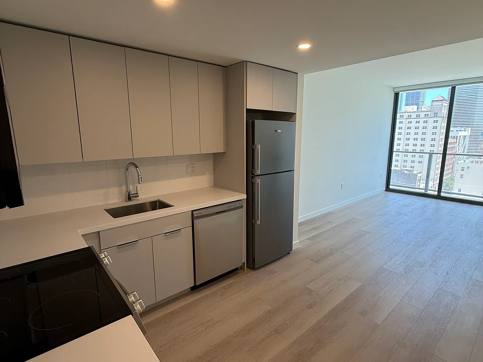 1 bed, 677 sqft, $2,250 — Photo 1
