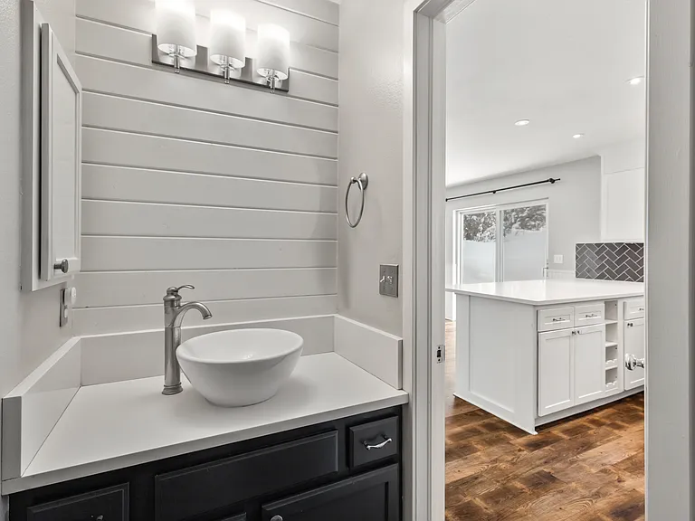 3450 Sunburst Ct — Photo 5