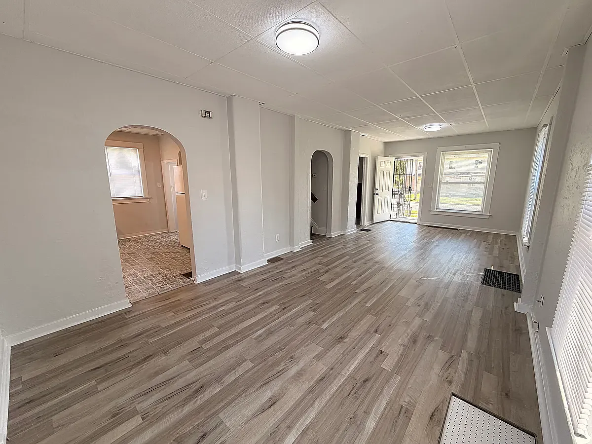 4 bed, 1275 sqft, $1,350 — Photo 4