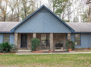 316 Edgewood Dr, Blackshear, GA 31516