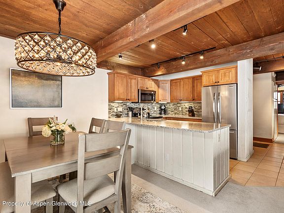5th image of 855 Carriage Way #309