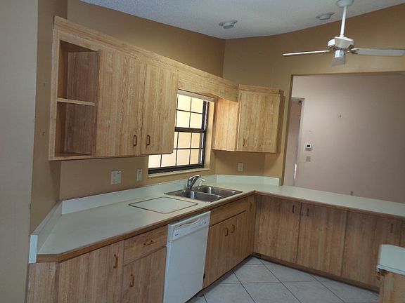 5th image of 57 Felshire Ln #1