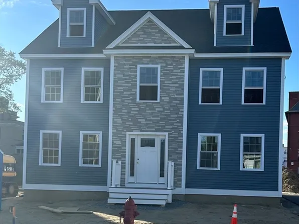 94 Bunker Hill Ave, Lowell, MA 01850