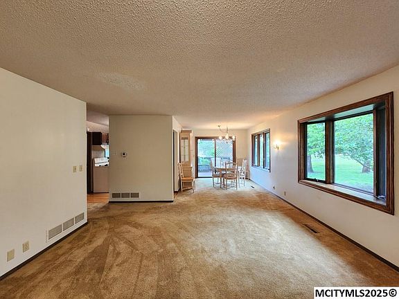 3rd image of 1 Asbury Ct