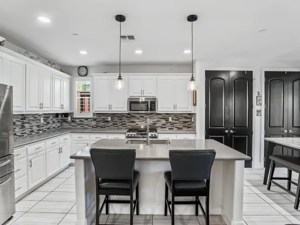 951 Kennedy Dr, Winters, CA 95694