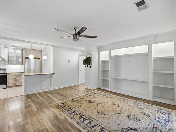 4th image of 1042 Churchill Downs Ct APT F