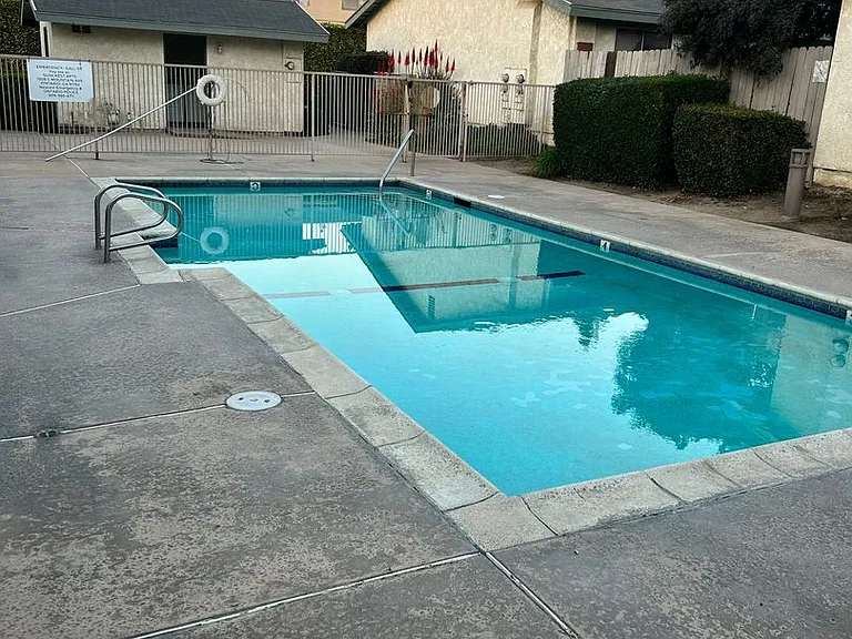 1908 S Mountain Ave — Photo 14
