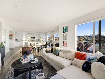 518 E Windsor Rd #305, Glendale, CA, 91205