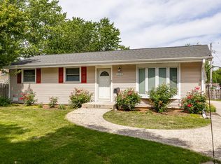 209 Shawnee Dr, Carol Stream, IL 60188