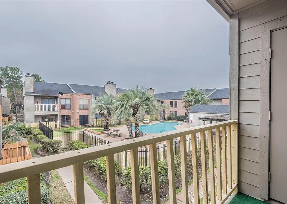 16111 Aspenglen Dr #206