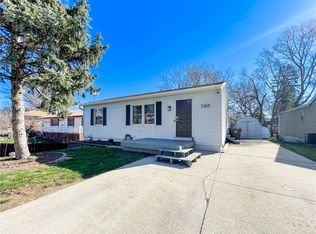 5503 SW 8th St, Des Moines, IA 50315