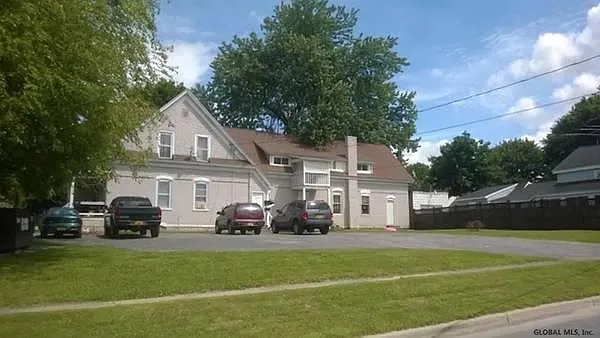 36 Delaware Ave #D — Photo 5