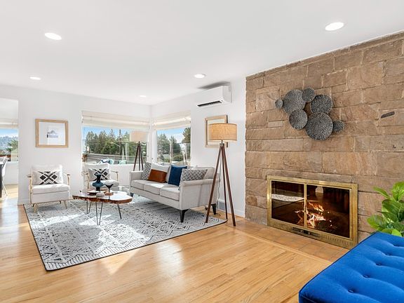 3rd image of 7224 Seward Park Ave S