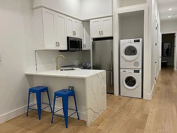 2nd image of 10 Saint Nicholas Ave #1R