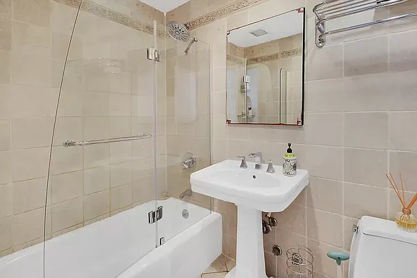 Rented by Compass | media 7