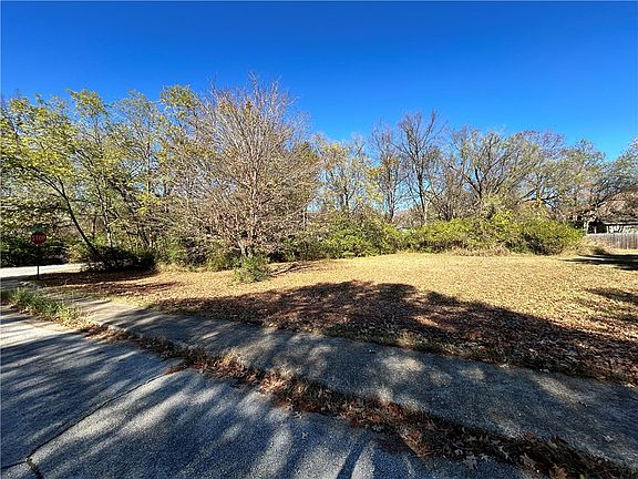 4th image of Lots 14 17 Point East St #4-15