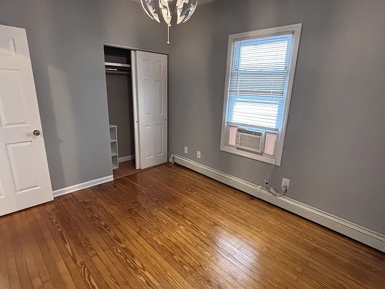196 Devon St #1 — Photo 6