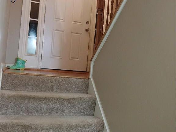 3rd image of 27165 Oaklawn Cir
