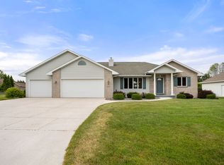 1475 Buckys Run, Green Bay, WI 54313