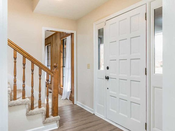 4th image of 9414 Berkshire Cir