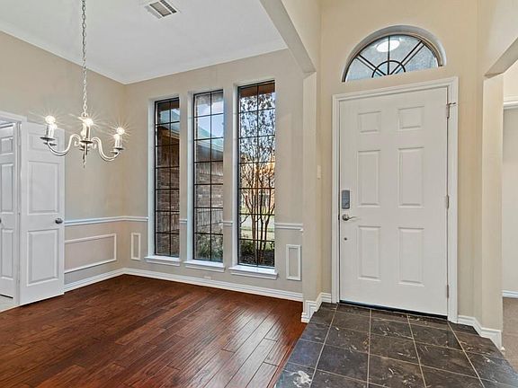3rd image of 1515 Grady Ln
