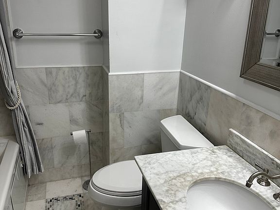 4th image of 213 E Prospect Ave Suite 1