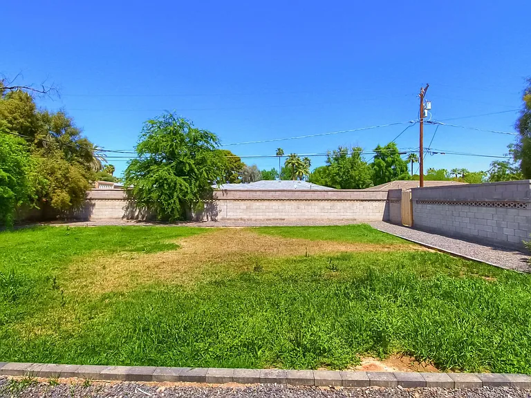 1402 W Berridge Ln — Photo 42