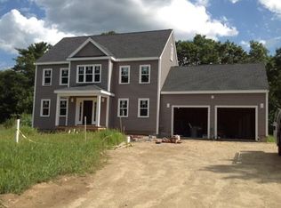 2 Bourne Dr, Halifax, MA 02338