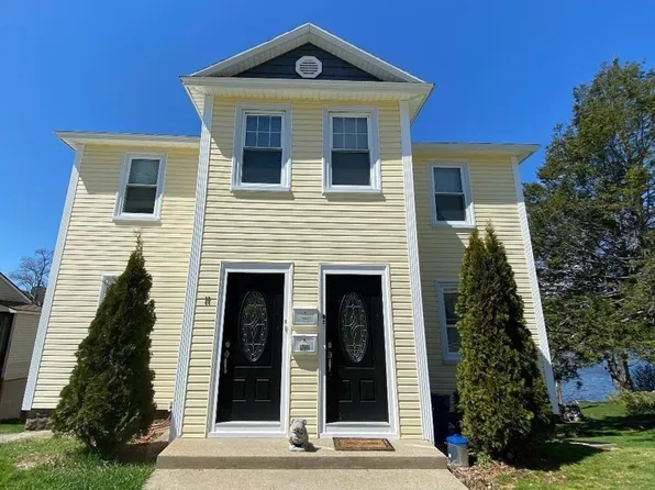 11 Indian Lake Pkwy, Worcester, MA 01605