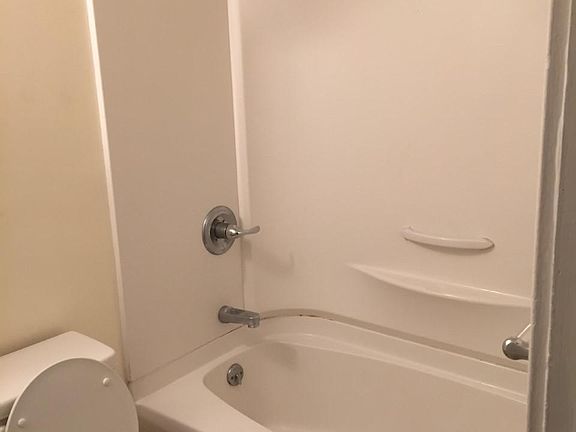 2nd image of 207 W Mulberry St