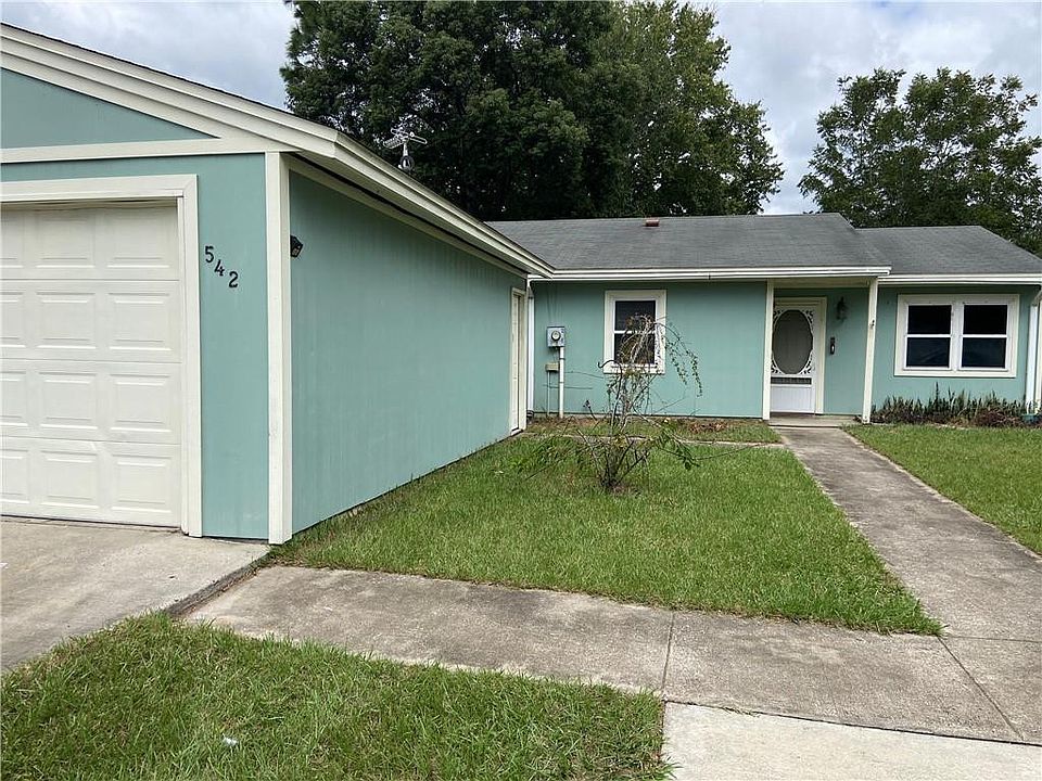1st image of 542 Chateau Cir