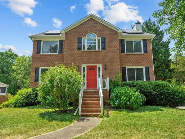 4608 Bay Creek Dr, Winston Salem, NC 27106