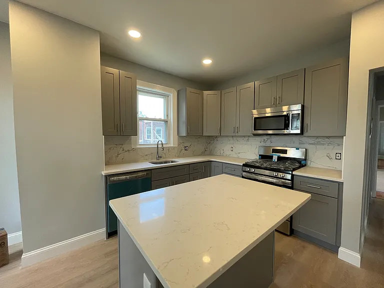 44 Ashley St #2 — Photo 1