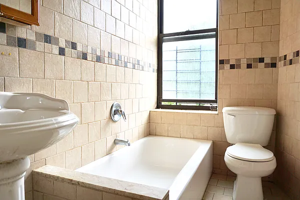 Rented by Keyo  | media 10