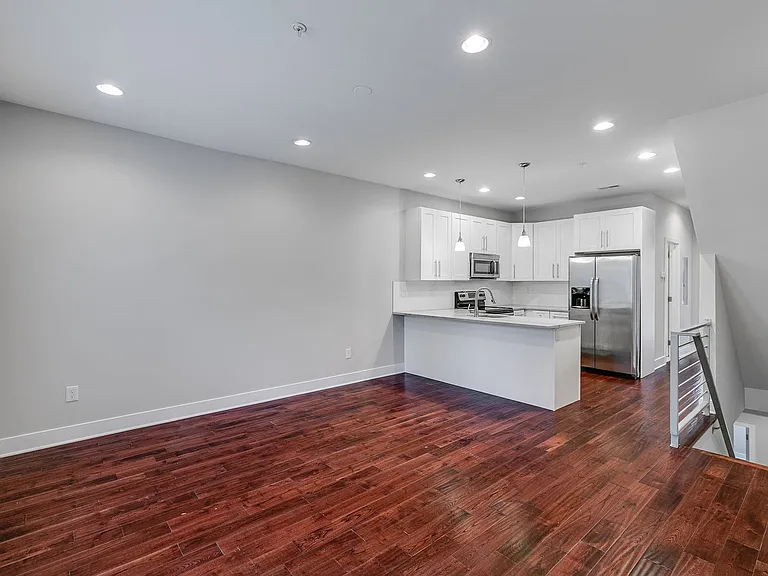 604 W Thompson St #A — Photo 5