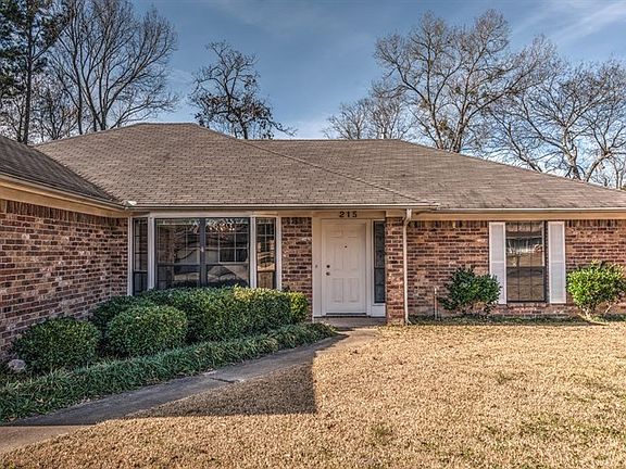 5th image of 215 Lost Pines Cir
