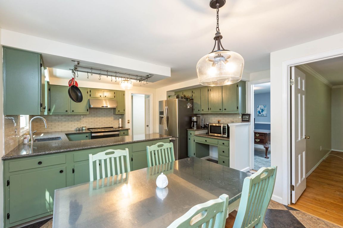 next background image