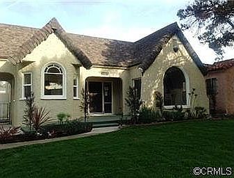 3rd image of 2323 W 79th St